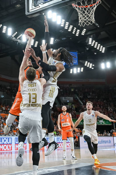 动俱乐部的 动俱乐部的